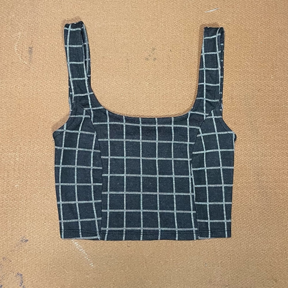 CROPPED CHARCOAL TANK TOP
